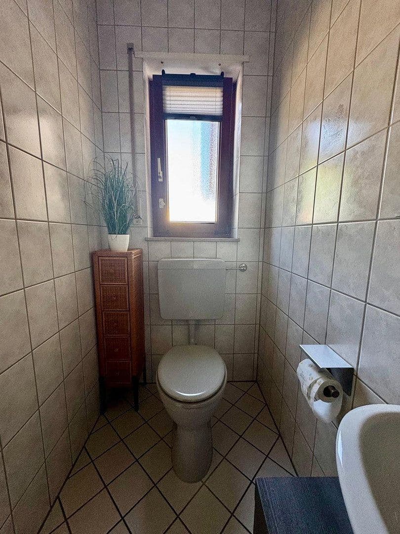 Pronájem domu 130 m², pozemek 250 m², Ludwigshafen am Rhein, Porýní-Falc Pronájem domu 130 m², pozemek 250 m², Ludwigshafen am Rhein, Porýní-Falc