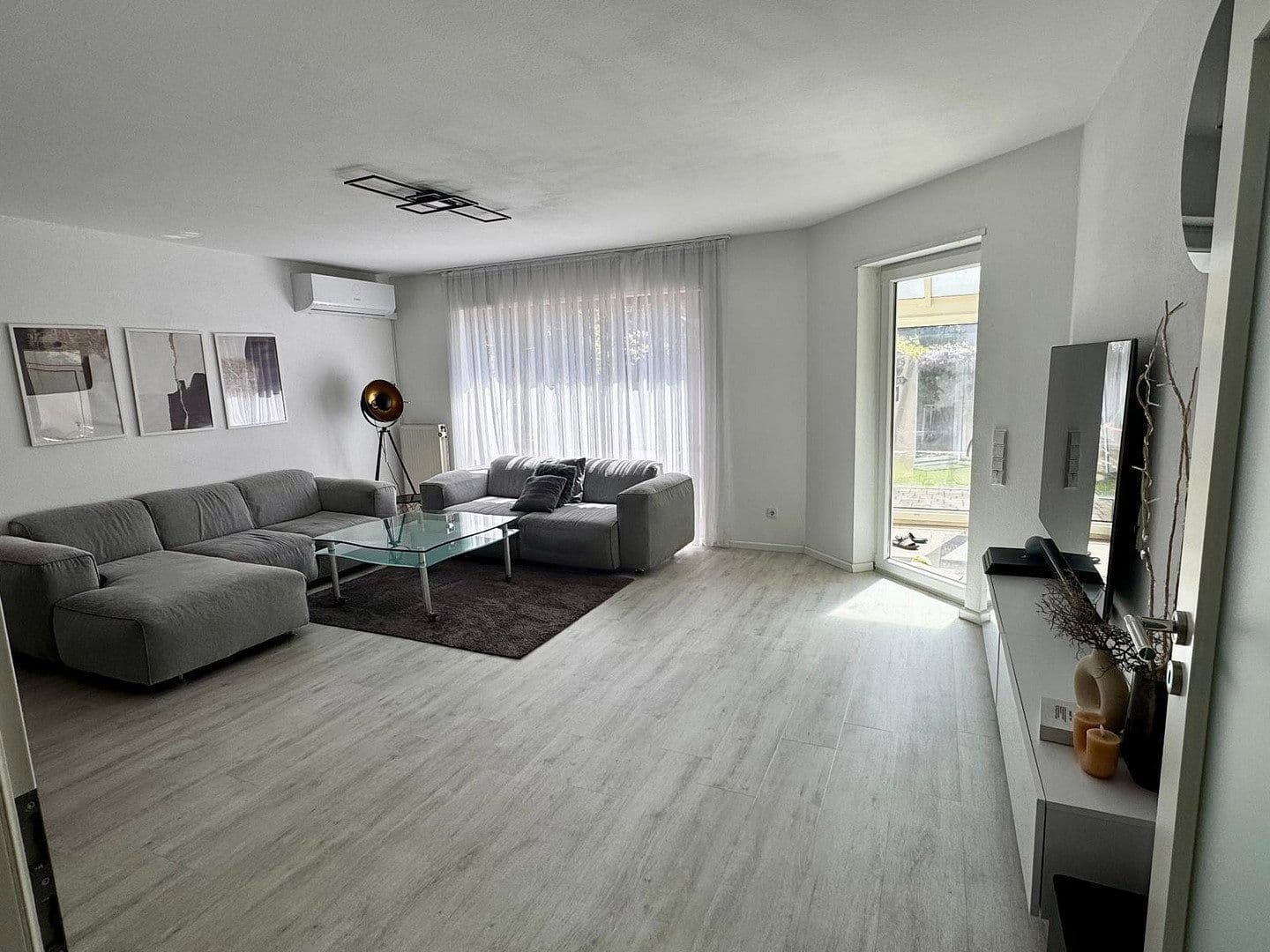 Pronájem domu 130 m², pozemek 250 m², Ludwigshafen am Rhein, Porýní-Falc Pronájem domu 130 m², pozemek 250 m², Ludwigshafen am Rhein, Porýní-Falc
