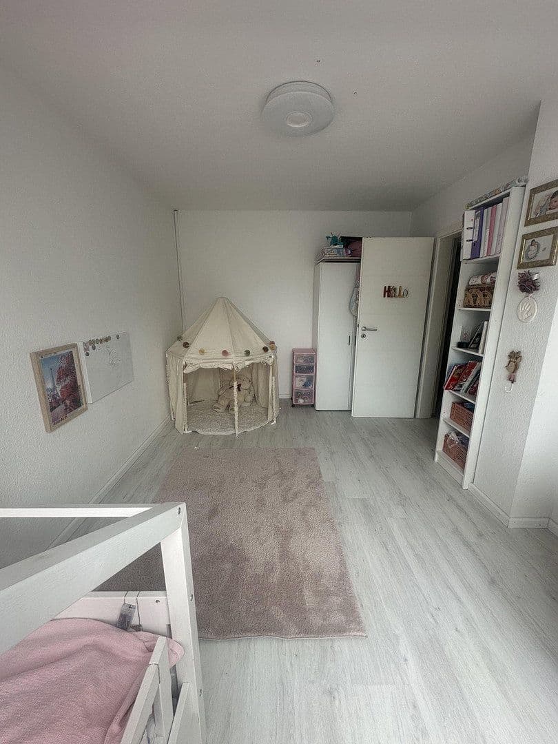 Pronájem domu 130 m², pozemek 250 m², Ludwigshafen am Rhein, Porýní-Falc Pronájem domu 130 m², pozemek 250 m², Ludwigshafen am Rhein, Porýní-Falc