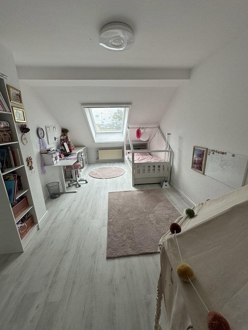 Pronájem domu 130 m², pozemek 250 m², Ludwigshafen am Rhein, Porýní-Falc Pronájem domu 130 m², pozemek 250 m², Ludwigshafen am Rhein, Porýní-Falc