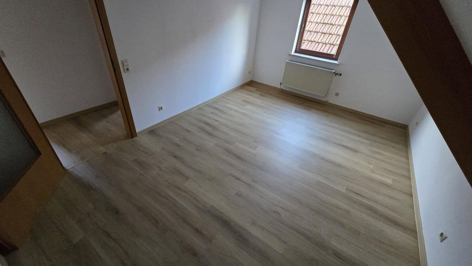 Pronájem bytu 3+1 77 m², Weil der Stadt, Bádensko-Württembersko Pronájem bytu 3+1 77 m², Weil der Stadt, Bádensko-Württembersko