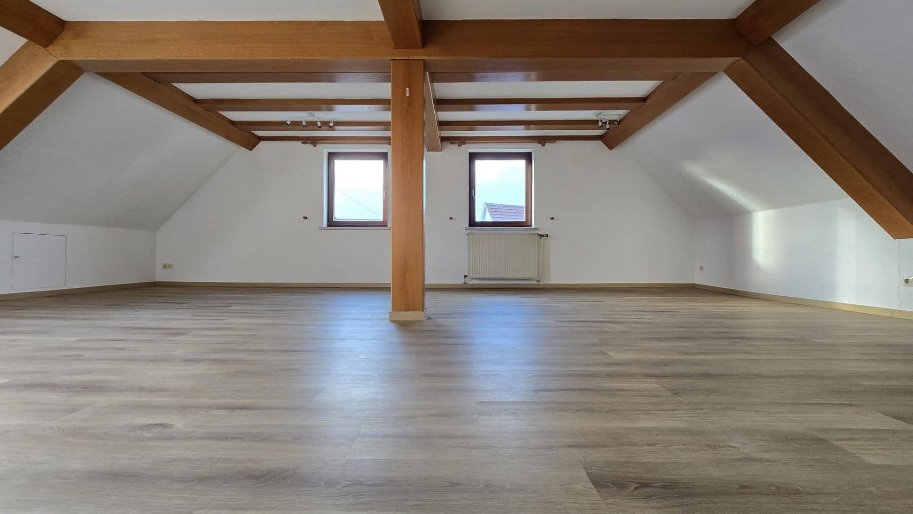 Pronájem bytu 3+1 77 m², Weil der Stadt, Bádensko-Württembersko Pronájem bytu 3+1 77 m², Weil der Stadt, Bádensko-Württembersko