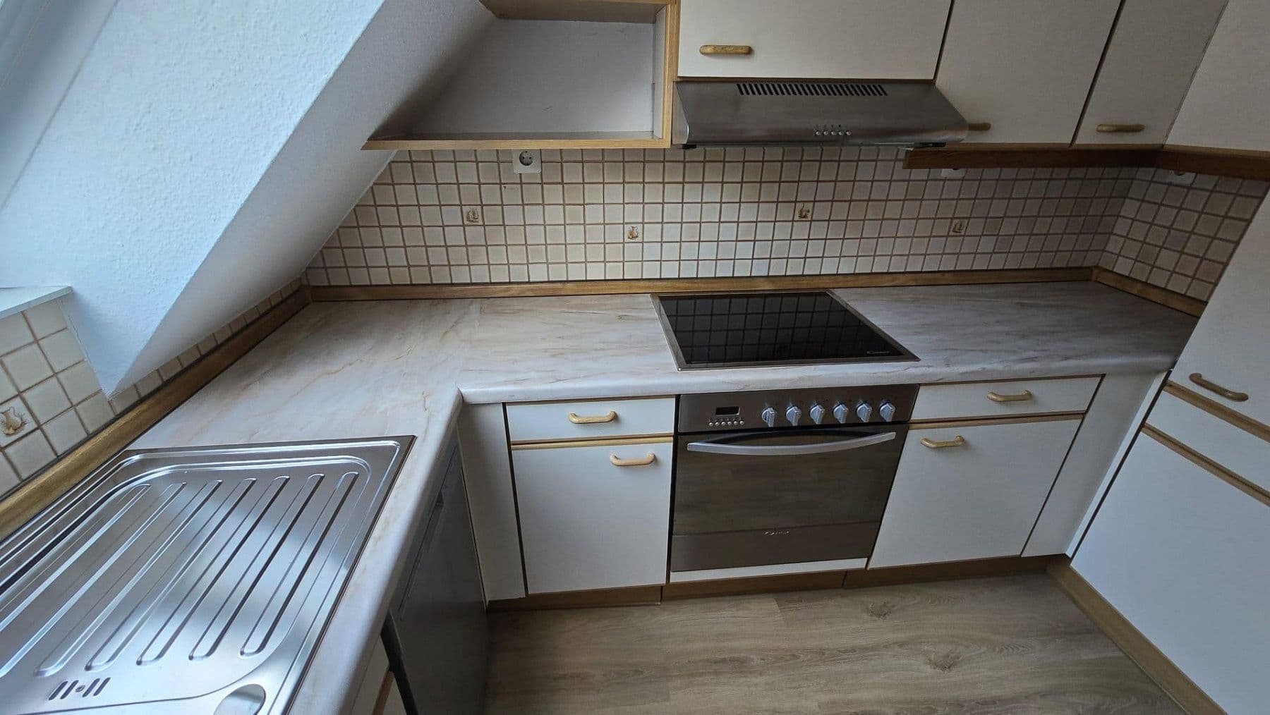 Pronájem bytu 3+1 77 m², Weil der Stadt, Bádensko-Württembersko Pronájem bytu 3+1 77 m², Weil der Stadt, Bádensko-Württembersko