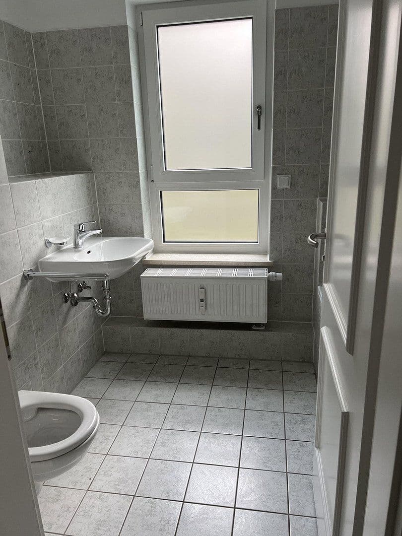 Pronájem bytu 3+1 87 m², Unterbrunner Str. 12, München, Bavorsko Pronájem bytu 3+1 87 m², Unterbrunner Str. 12, München, Bavorsko