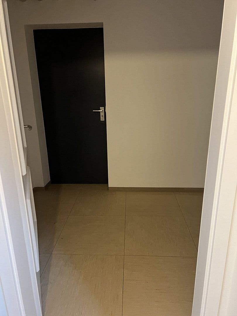 Pronájem bytu 3+1 87 m², Unterbrunner Str. 12, München, Bavorsko Pronájem bytu 3+1 87 m², Unterbrunner Str. 12, München, Bavorsko