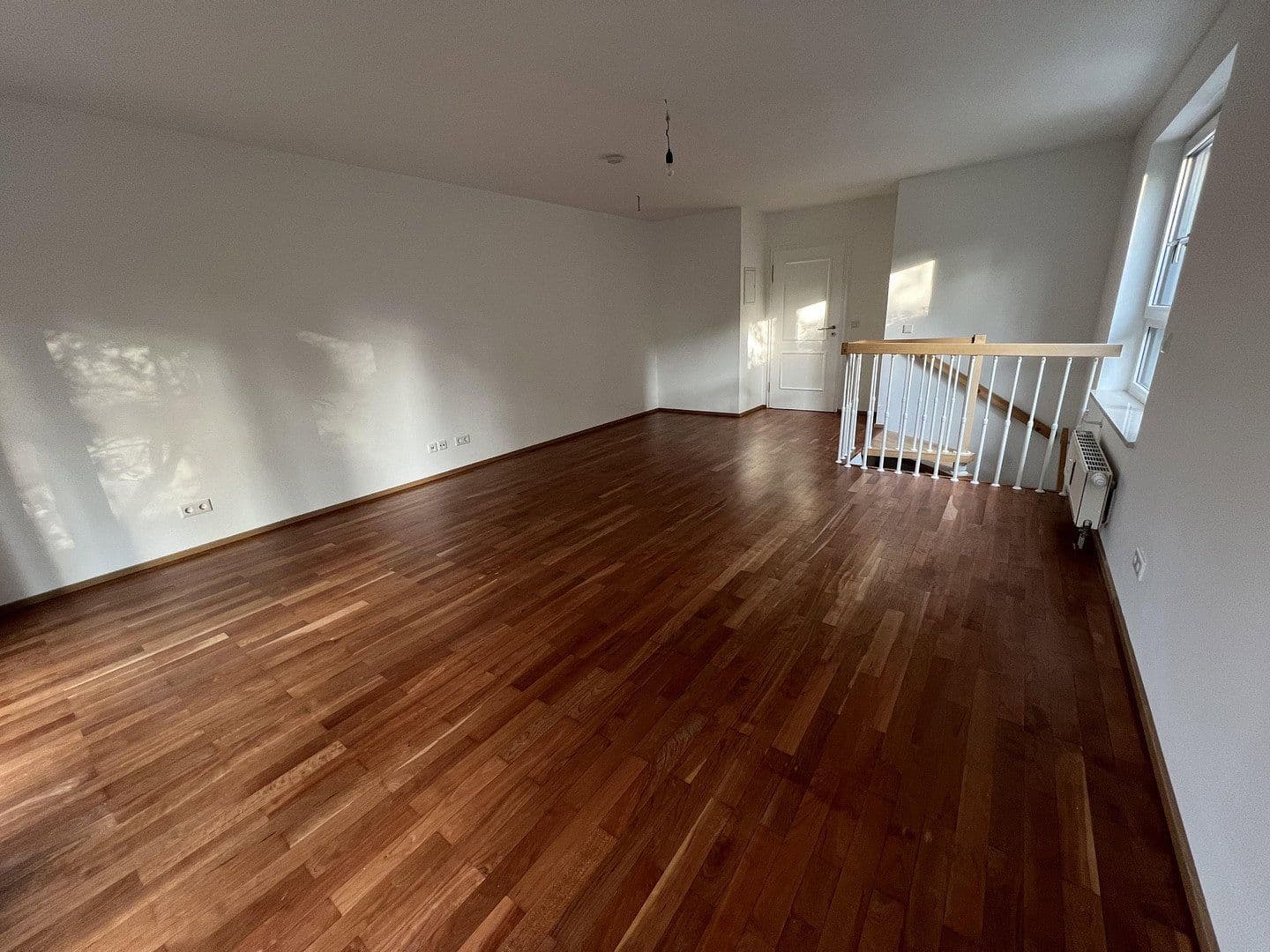 Pronájem bytu 3+1 87 m², Unterbrunner Str. 12, München, Bavorsko Pronájem bytu 3+1 87 m², Unterbrunner Str. 12, München, Bavorsko