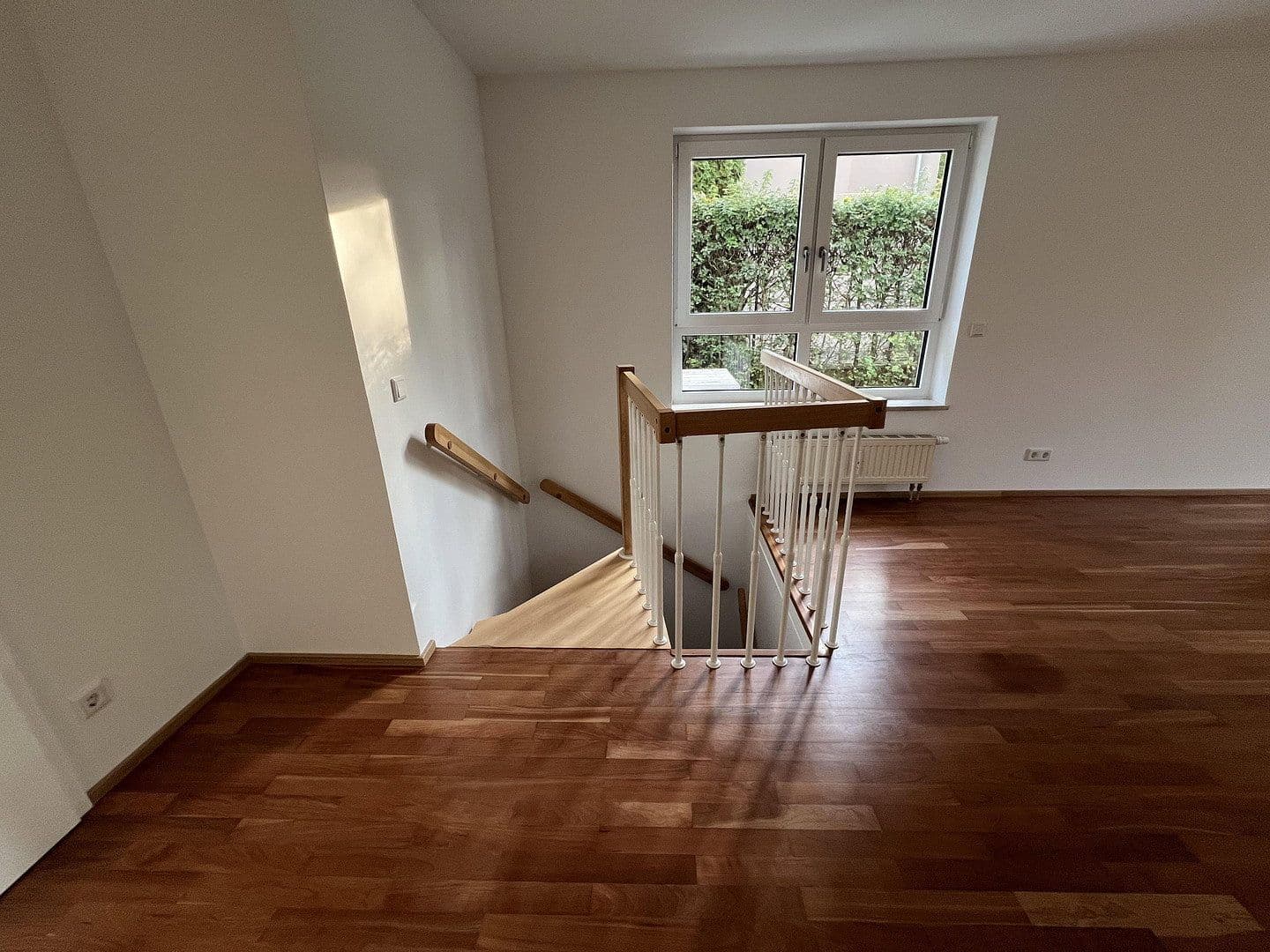 Pronájem bytu 3+1 87 m², Unterbrunner Str. 12, München, Bavorsko Pronájem bytu 3+1 87 m², Unterbrunner Str. 12, München, Bavorsko