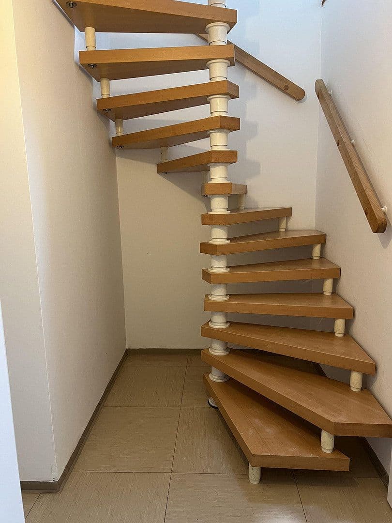 Pronájem bytu 3+1 87 m², Unterbrunner Str. 12, München, Bavorsko Pronájem bytu 3+1 87 m², Unterbrunner Str. 12, München, Bavorsko