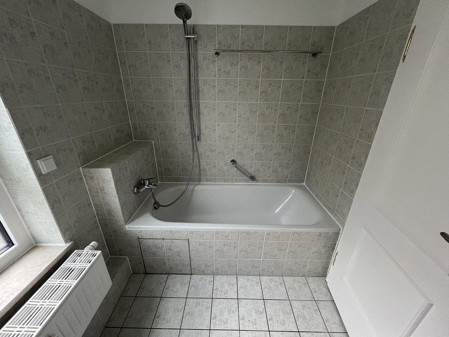 Pronájem bytu 3+1 87 m², Unterbrunner Str. 12, München, Bavorsko Pronájem bytu 3+1 87 m², Unterbrunner Str. 12, München, Bavorsko