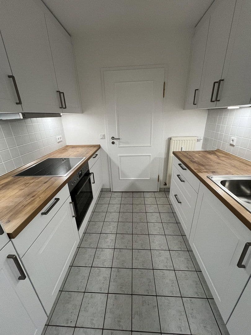 Pronájem bytu 3+1 87 m², Unterbrunner Str. 12, München, Bavorsko Pronájem bytu 3+1 87 m², Unterbrunner Str. 12, München, Bavorsko