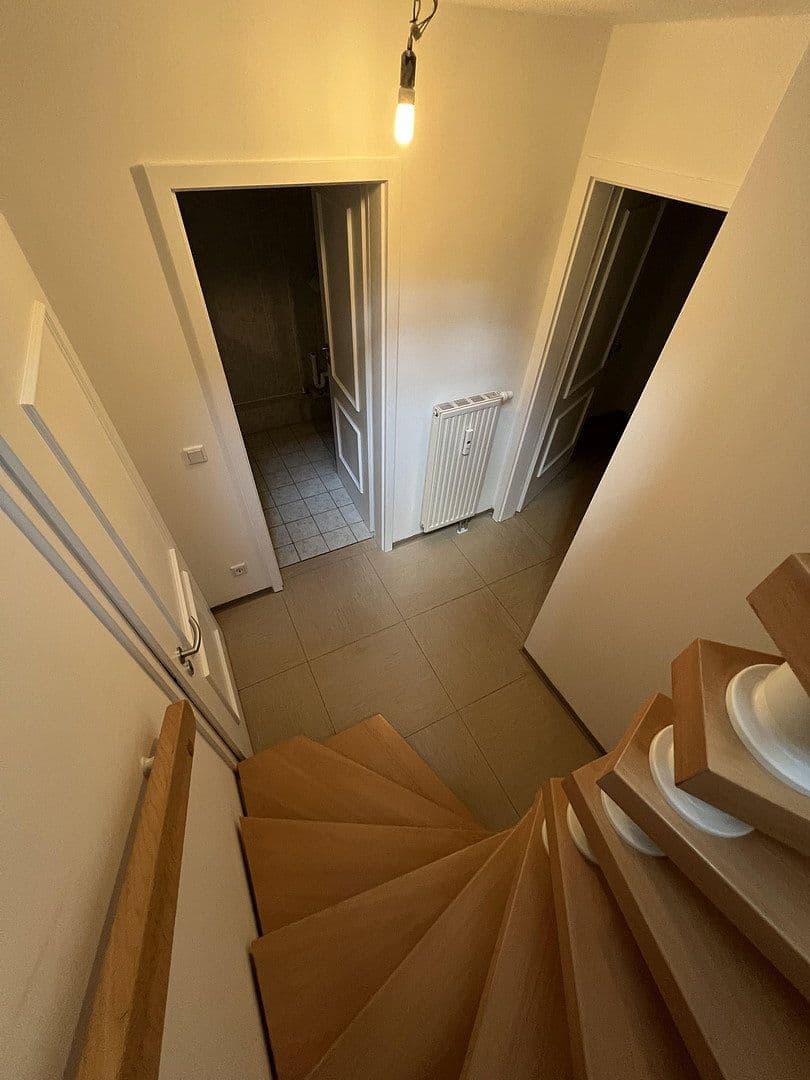 Pronájem bytu 3+1 87 m², Unterbrunner Str. 12, München, Bavorsko Pronájem bytu 3+1 87 m², Unterbrunner Str. 12, München, Bavorsko
