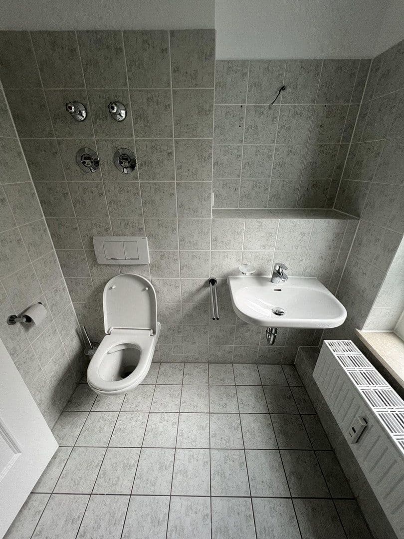 Pronájem bytu 3+1 87 m², Unterbrunner Str. 12, München, Bavorsko Pronájem bytu 3+1 87 m², Unterbrunner Str. 12, München, Bavorsko