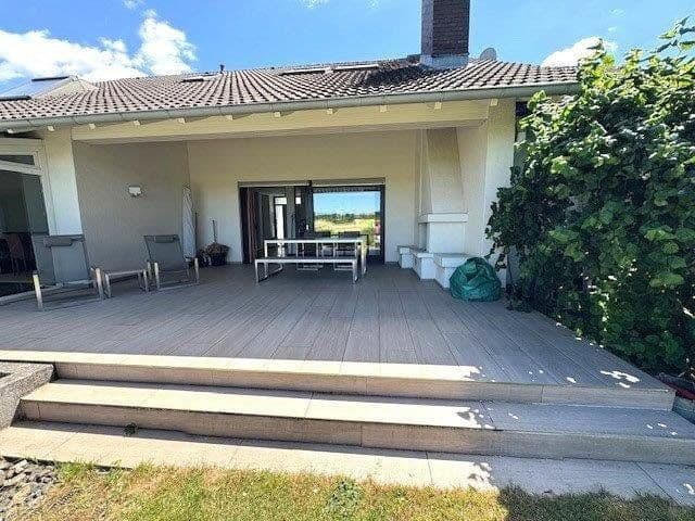 Pronájem domu 180 m², pozemek 950 m², Karben, Hessen Pronájem domu 180 m², pozemek 950 m², Karben, Hessen