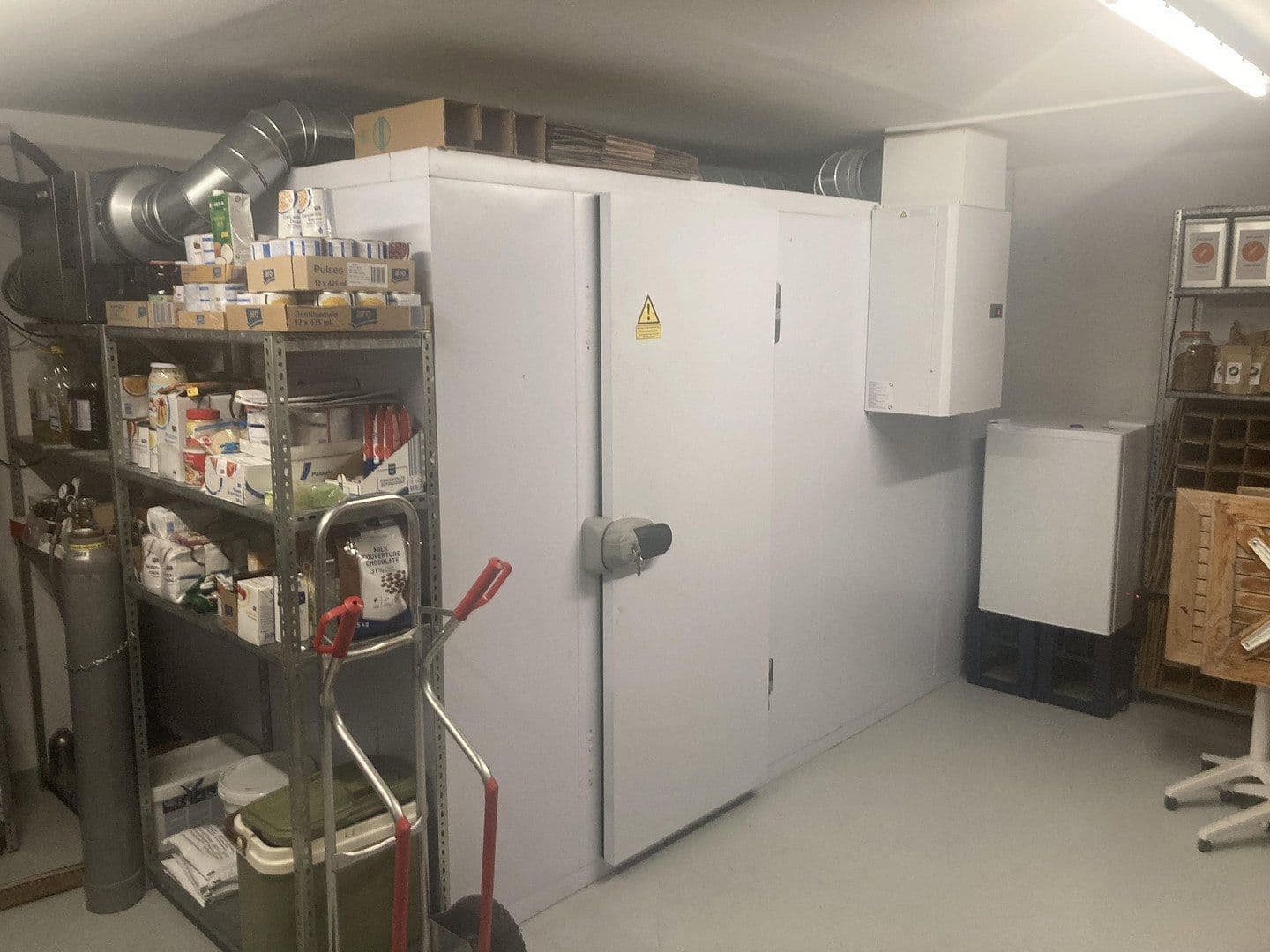 Pronájem nebytového prostoru 120 m², Ulm, Bádensko-Württembersko Pronájem nebytového prostoru 120 m², Ulm, Bádensko-Württembersko