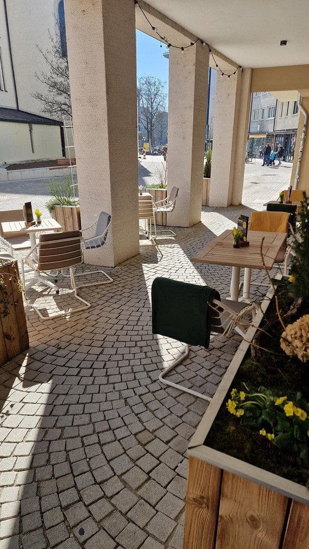 Pronájem nebytového prostoru 120 m², Ulm, Bádensko-Württembersko Pronájem nebytového prostoru 120 m², Ulm, Bádensko-Württembersko