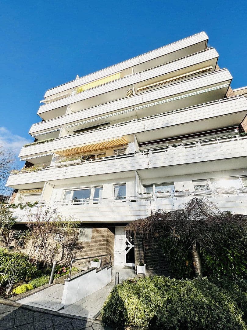 Prodej bytu 1+1 36 m², Eibenstraße 6, Düsseldorf, Severní Porýní-Vestfálsko Prodej bytu 1+1 36 m², Eibenstraße 6, Düsseldorf, Severní Porýní-Vestfálsko