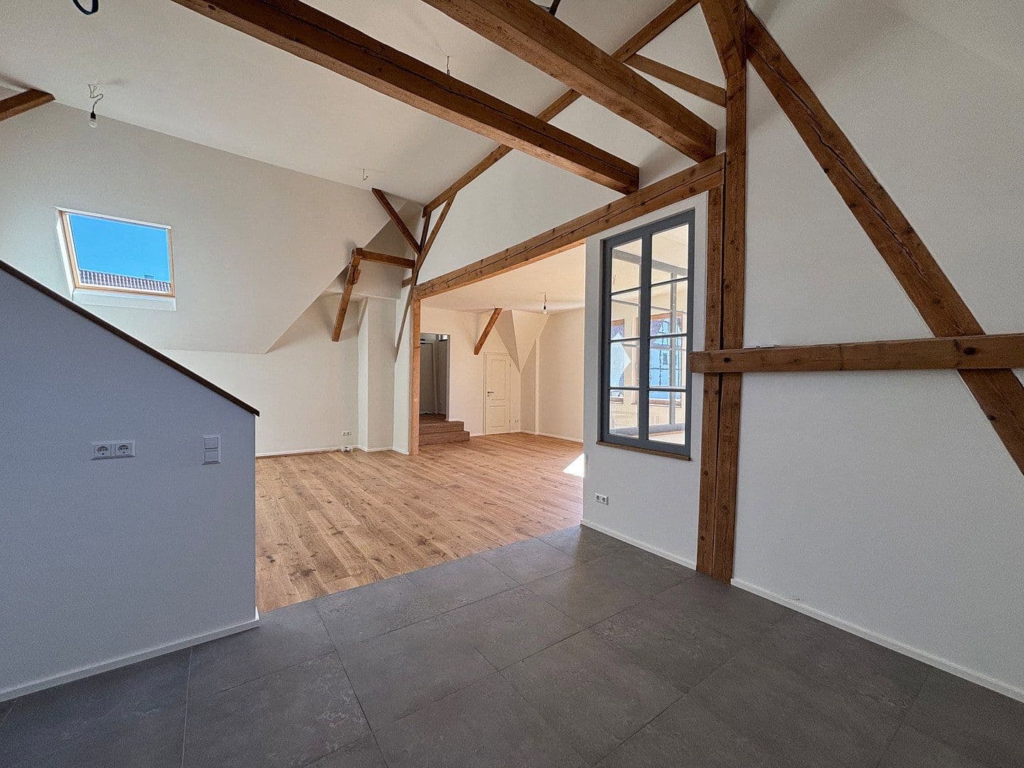 Pronájem bytu 4+kk 147 m², Niefern-Öschelbronn, Bádensko-Württembersko Pronájem bytu 4+kk 147 m², Niefern-Öschelbronn, Bádensko-Württembersko