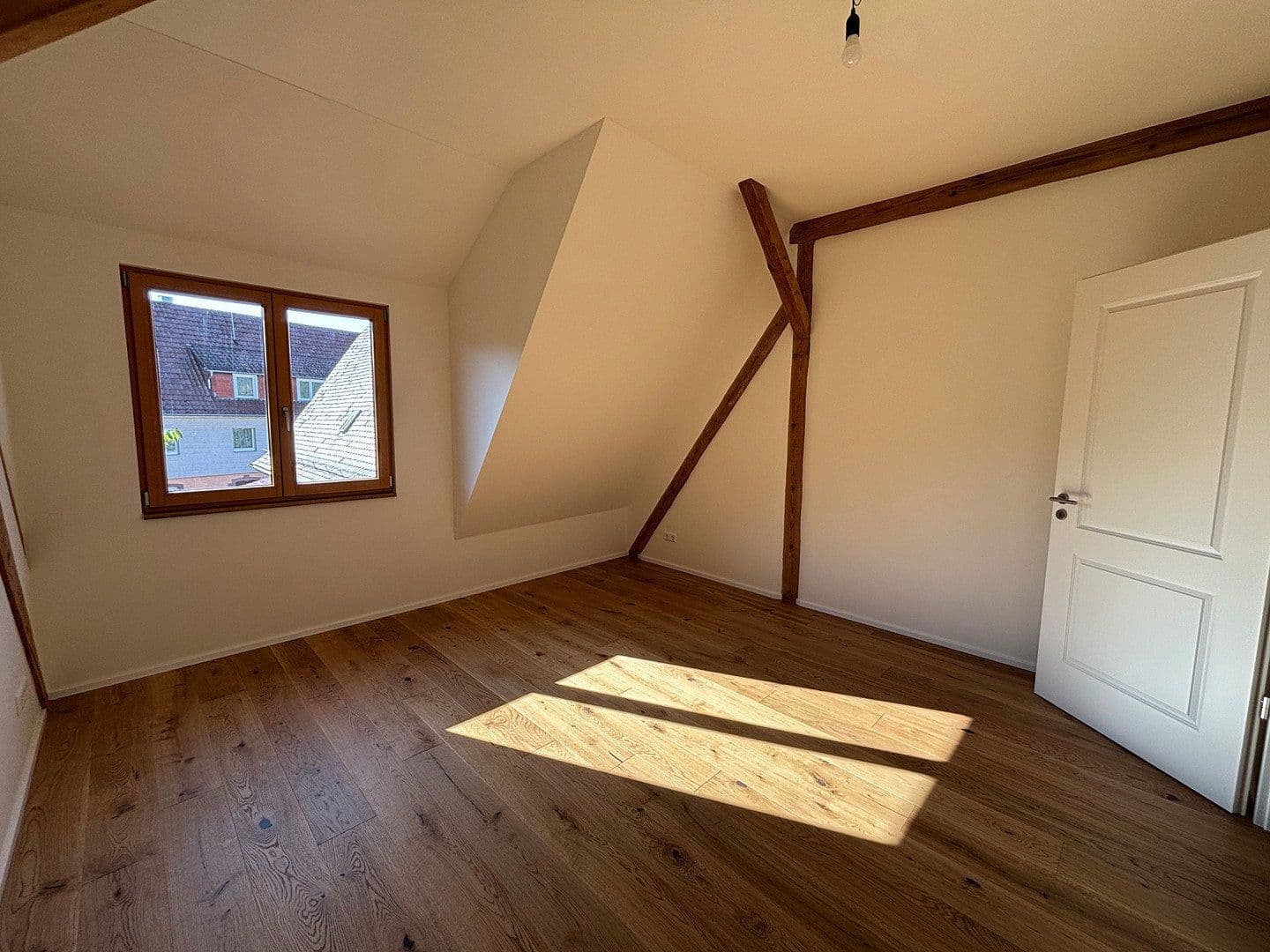 Pronájem bytu 4+kk 147 m², Niefern-Öschelbronn, Bádensko-Württembersko Pronájem bytu 4+kk 147 m², Niefern-Öschelbronn, Bádensko-Württembersko