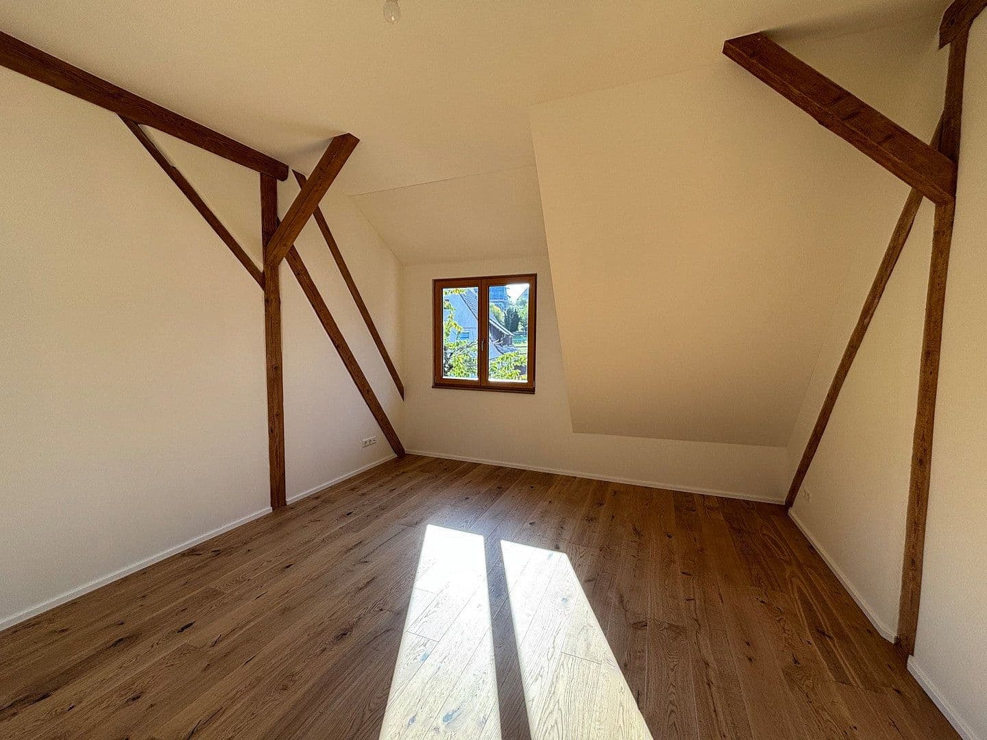Pronájem bytu 4+kk 147 m², Niefern-Öschelbronn, Bádensko-Württembersko Pronájem bytu 4+kk 147 m², Niefern-Öschelbronn, Bádensko-Württembersko