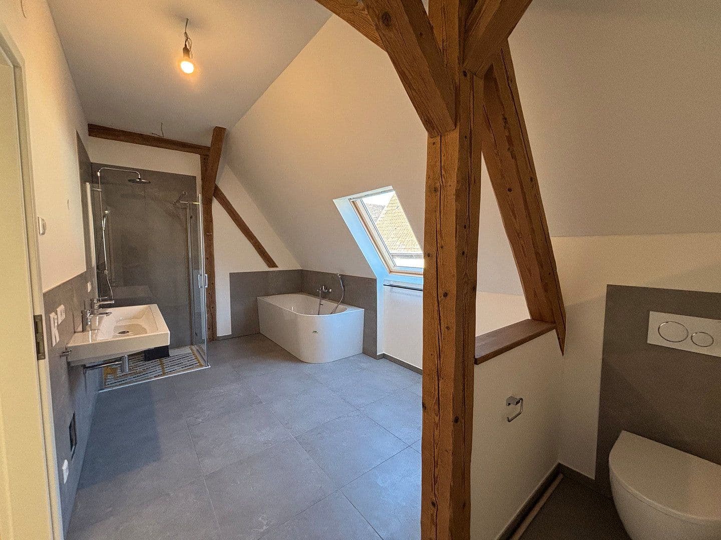 Pronájem bytu 4+kk 147 m², Niefern-Öschelbronn, Bádensko-Württembersko Pronájem bytu 4+kk 147 m², Niefern-Öschelbronn, Bádensko-Württembersko