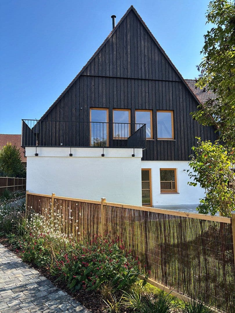 Pronájem bytu 4+kk 147 m², Niefern-Öschelbronn, Bádensko-Württembersko Pronájem bytu 4+kk 147 m², Niefern-Öschelbronn, Bádensko-Württembersko