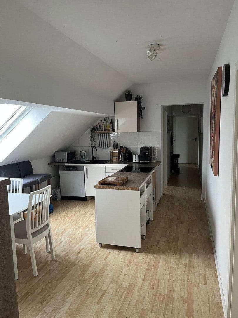 Pronájem bytu 4+1 100 m², Karlsruhe, Bádensko-Württembersko Pronájem bytu 4+1 100 m², Karlsruhe, Bádensko-Württembersko