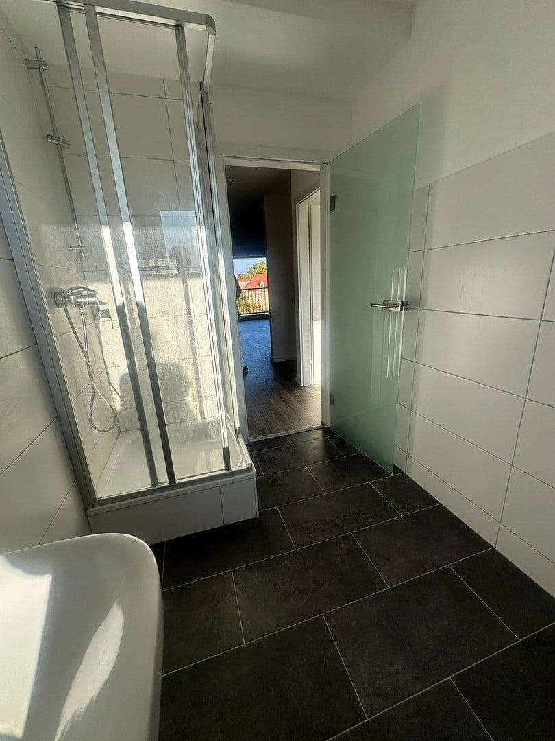 Pronájem bytu 3+kk 106 m², Mannheim, Bádensko-Württembersko Pronájem bytu 3+kk 106 m², Mannheim, Bádensko-Württembersko