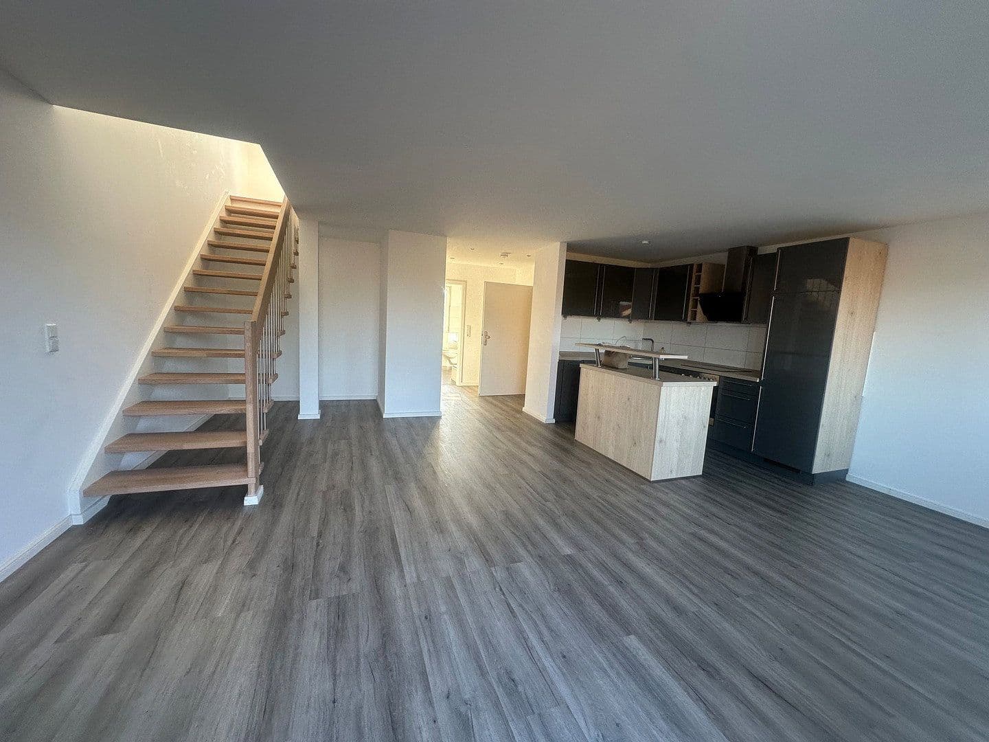Pronájem bytu 3+kk 106 m², Mannheim, Bádensko-Württembersko Pronájem bytu 3+kk 106 m², Mannheim, Bádensko-Württembersko
