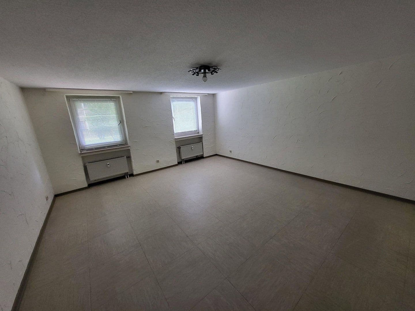 Pronájem bytu 2+1 76 m², Berliner Allee, Iserlohn, Severní Porýní-Vestfálsko Pronájem bytu 2+1 76 m², Berliner Allee, Iserlohn, Severní Porýní-Vestfálsko