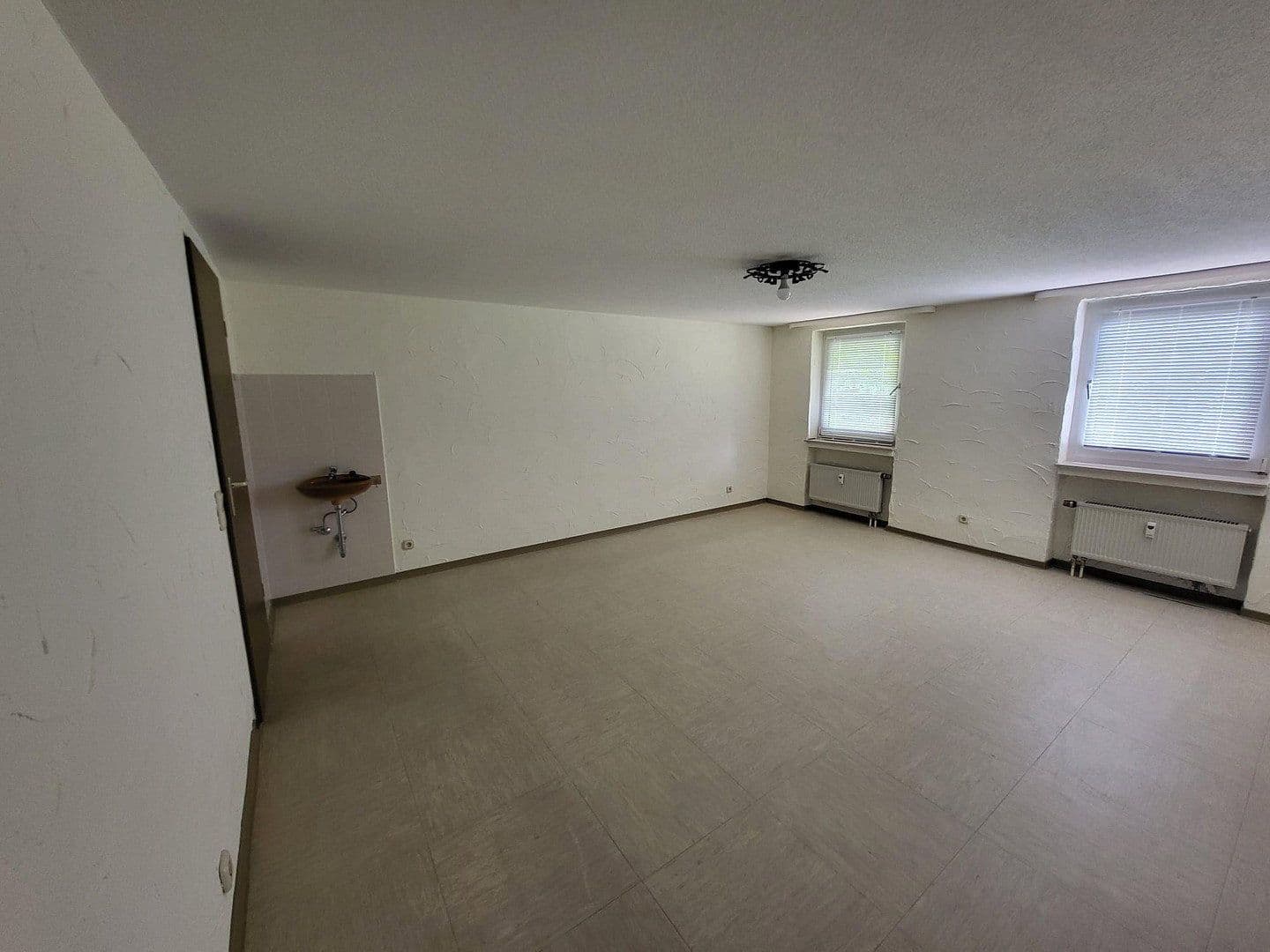 Pronájem bytu 2+1 76 m², Berliner Allee, Iserlohn, Severní Porýní-Vestfálsko Pronájem bytu 2+1 76 m², Berliner Allee, Iserlohn, Severní Porýní-Vestfálsko