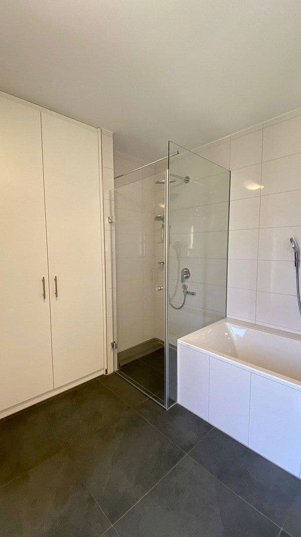 Pronájem bytu 5+1 185 m², Bühl, Bádensko-Württembersko Pronájem bytu 5+1 185 m², Bühl, Bádensko-Württembersko