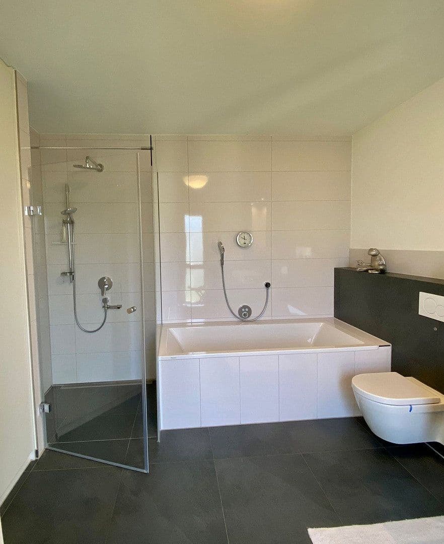 Pronájem bytu 5+1 185 m², Bühl, Bádensko-Württembersko Pronájem bytu 5+1 185 m², Bühl, Bádensko-Württembersko