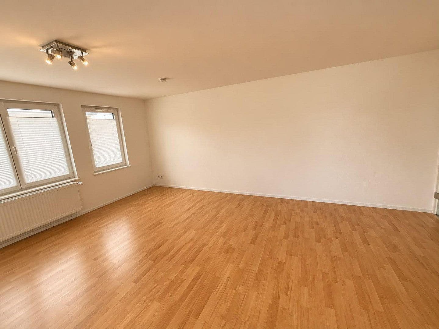 Pronájem bytu 2+1 52 m², Baden-Baden, Bádensko-Württembersko Pronájem bytu 2+1 52 m², Baden-Baden, Bádensko-Württembersko