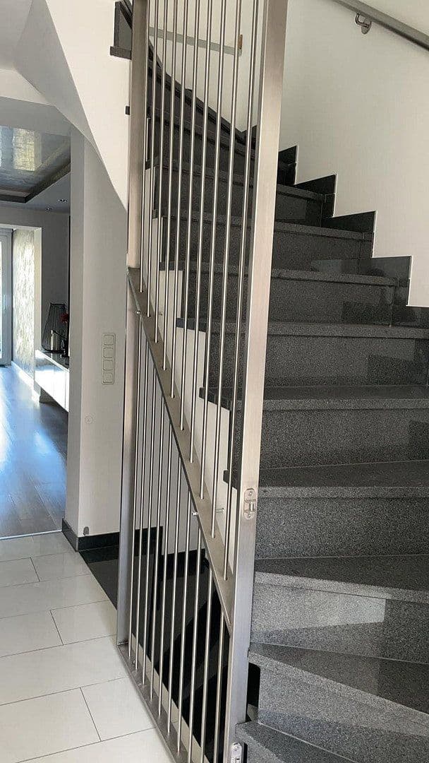 Pronájem bytu 4+1 100 m², Frankfurt am Main, Hessen Pronájem bytu 4+1 100 m², Frankfurt am Main, Hessen