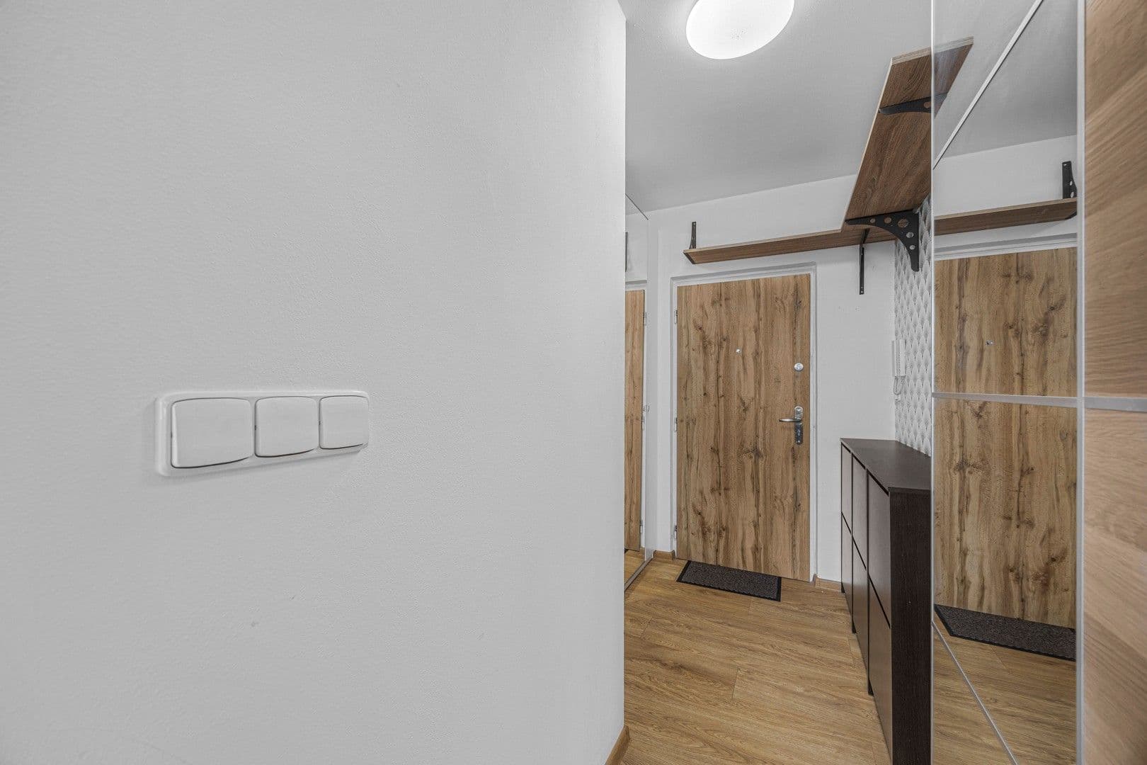 Pronájem bytu 1+kk 30 m², Benešovská, Kladno, Středočeský kraj Pronájem bytu 1+kk 30 m², Benešovská, Kladno, Středočeský kraj