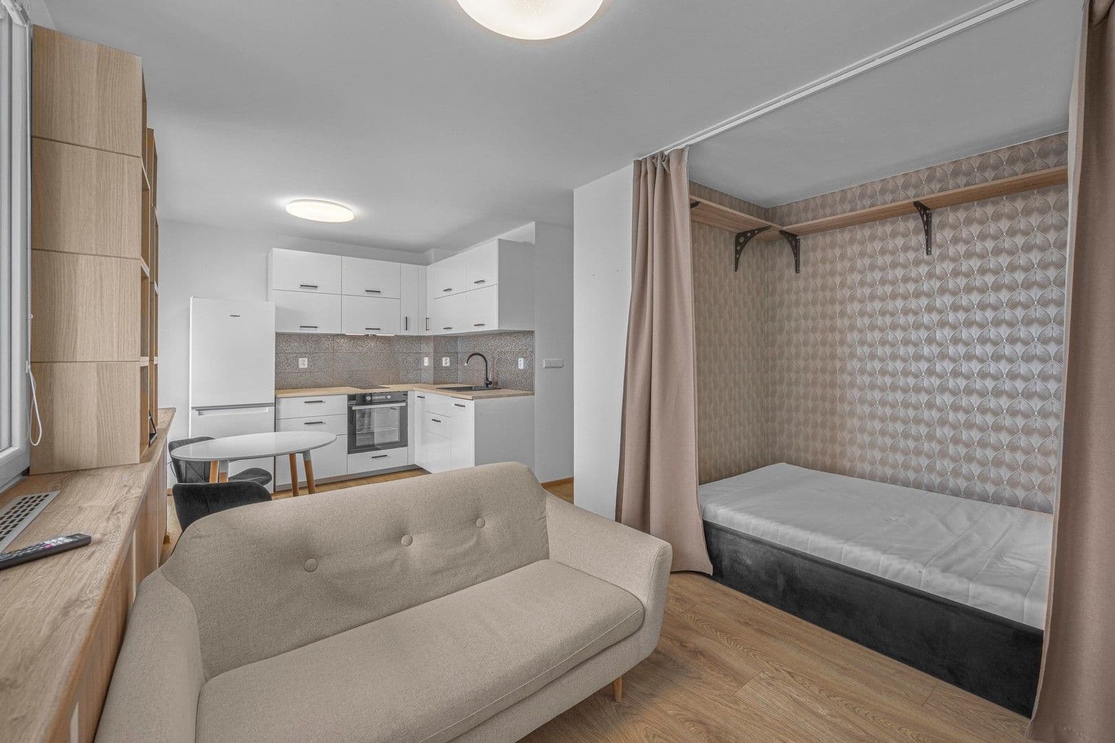 Pronájem bytu 1+kk 30 m², Benešovská, Kladno, Středočeský kraj Pronájem bytu 1+kk 30 m², Benešovská, Kladno, Středočeský kraj