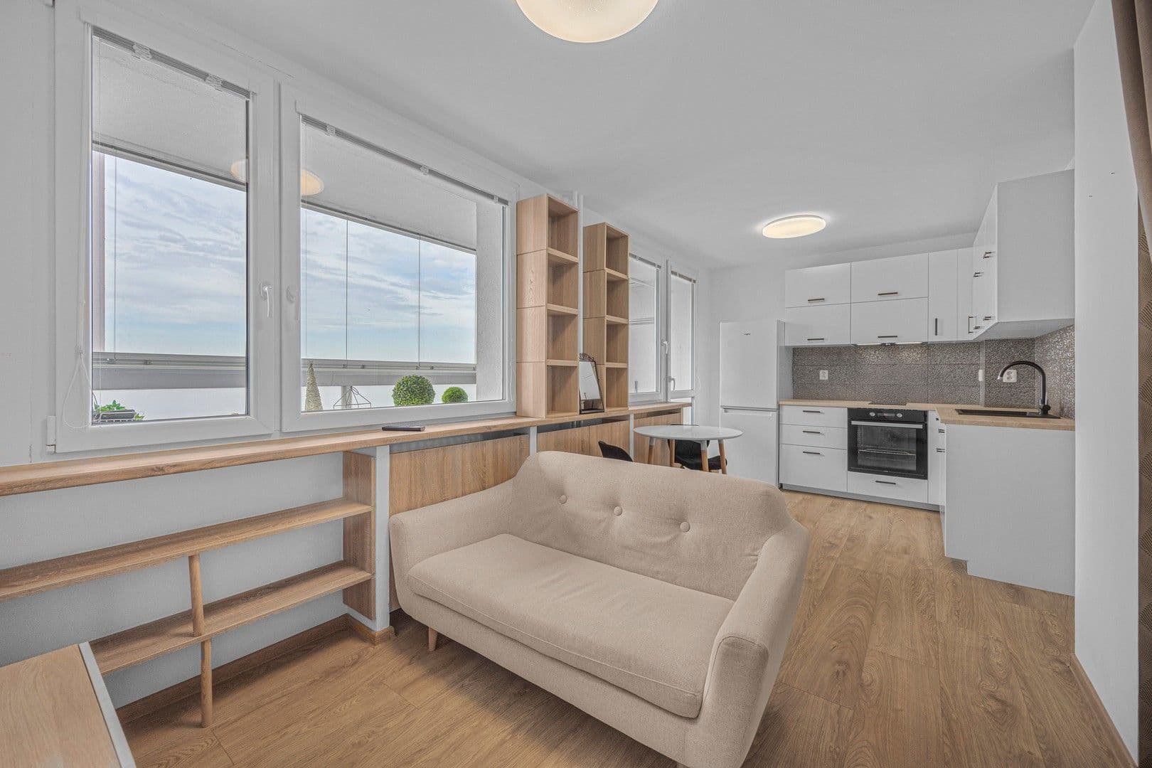 Pronájem bytu 1+kk 30 m², Benešovská, Kladno, Středočeský kraj Pronájem bytu 1+kk 30 m², Benešovská, Kladno, Středočeský kraj