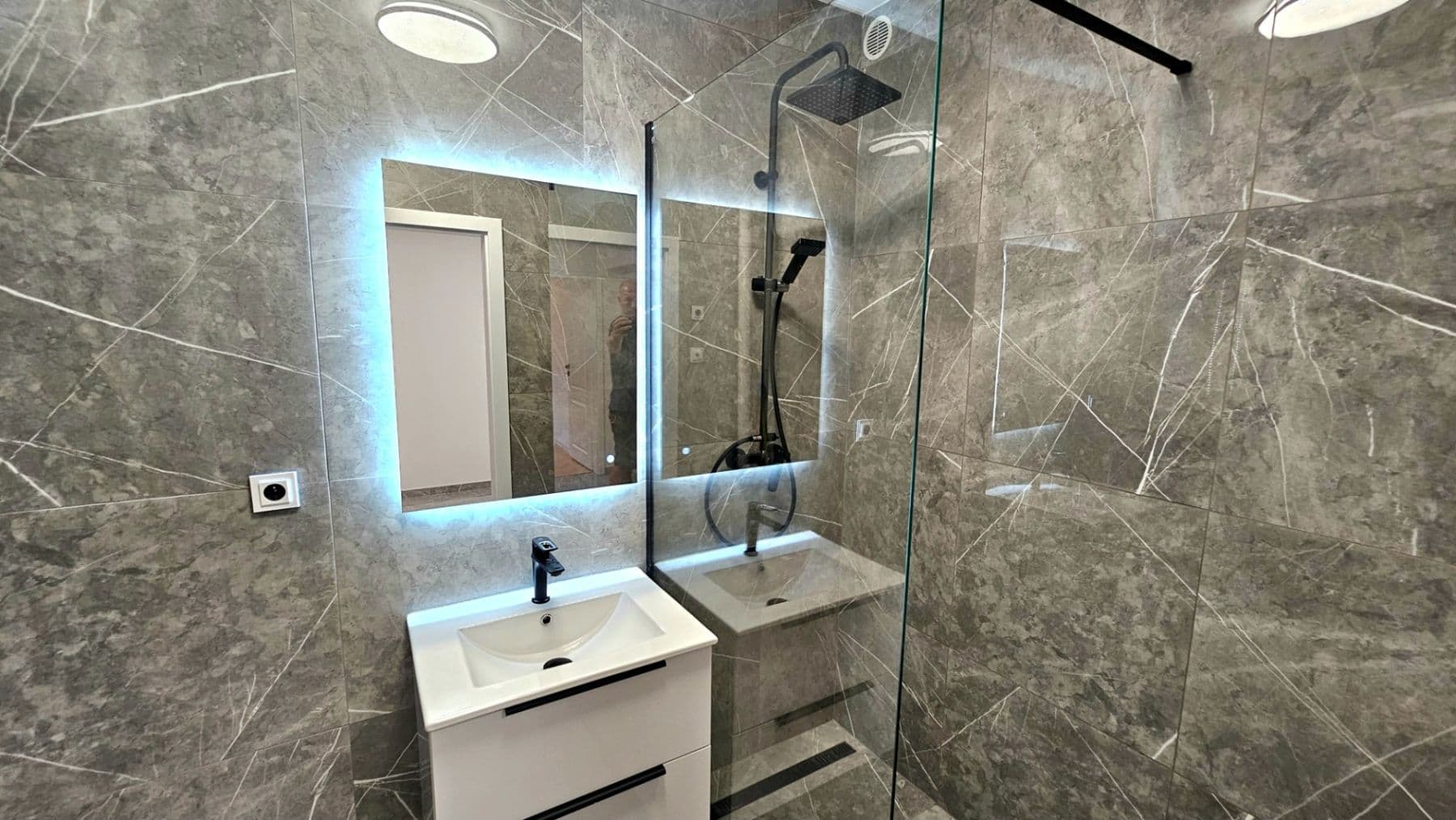 Prodej bytu 3+1 82 m², Osnická, Praha, Praha Prodej bytu 3+1 82 m², Osnická, Praha, Praha