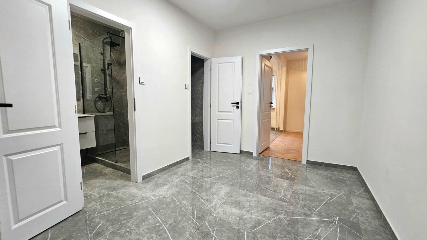 Prodej bytu 3+1 82 m², Osnická, Praha, Praha Prodej bytu 3+1 82 m², Osnická, Praha, Praha