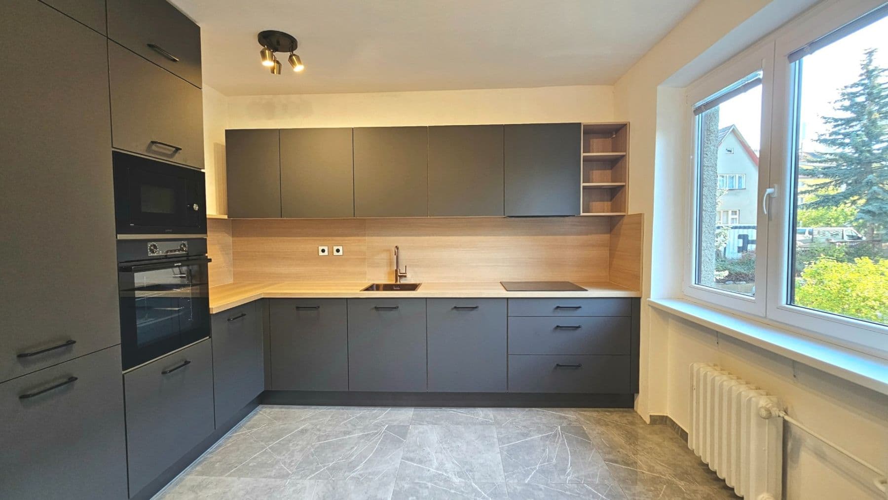 Prodej bytu 3+1 82 m², Osnická, Praha, Praha Prodej bytu 3+1 82 m², Osnická, Praha, Praha