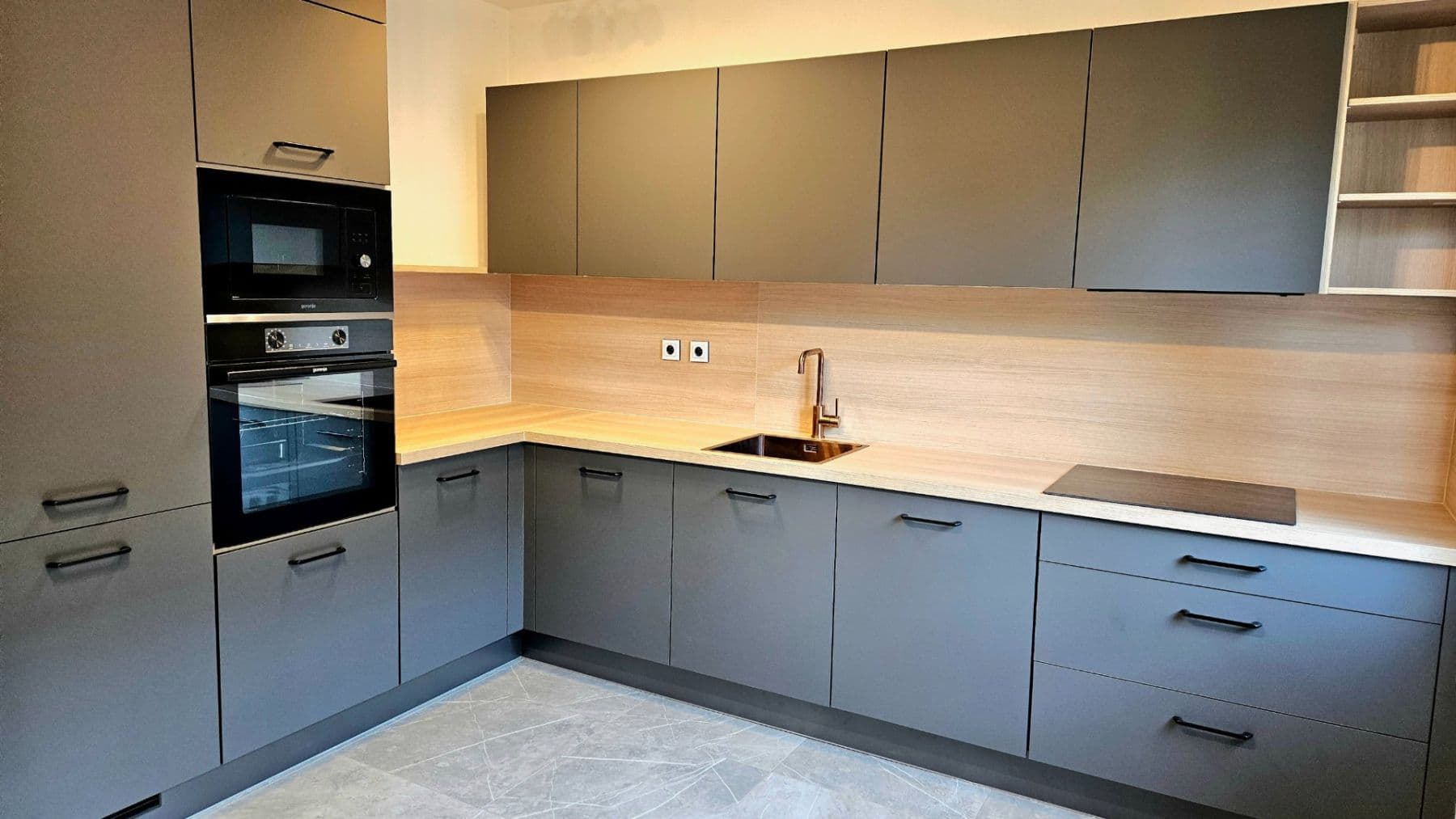 Prodej bytu 3+1 82 m², Osnická, Praha, Praha Prodej bytu 3+1 82 m², Osnická, Praha, Praha