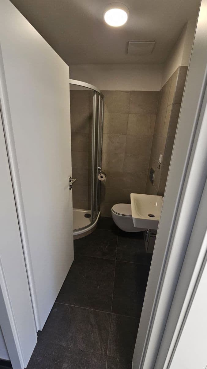 Prodej bytu 1+kk 32 m², V Kněžívce, Tuchoměřice, Středočeský kraj Prodej bytu 1+kk 32 m², V Kněžívce, Tuchoměřice, Středočeský kraj