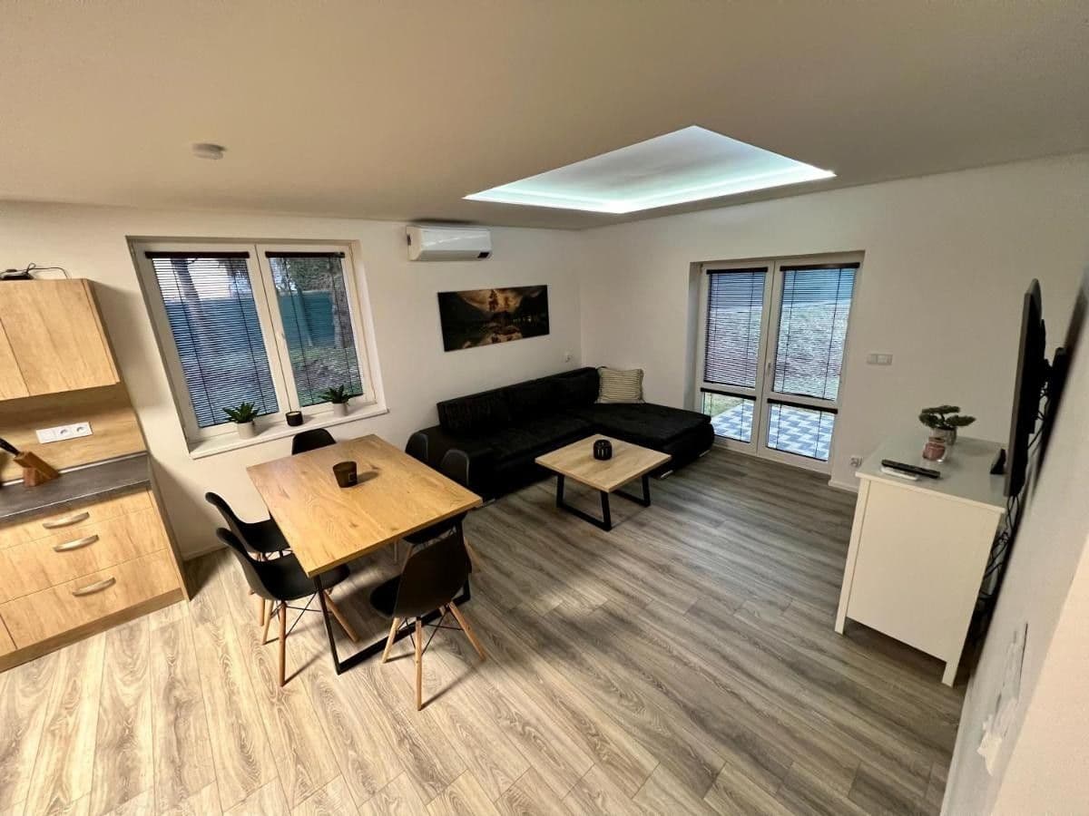 Pronájem domu 92 m², pozemek 403 m², Boženy Němcové, Česká Lípa, Liberecký kraj Pronájem domu 92 m², pozemek 403 m², Boženy Němcové, Česká Lípa, Liberecký kraj