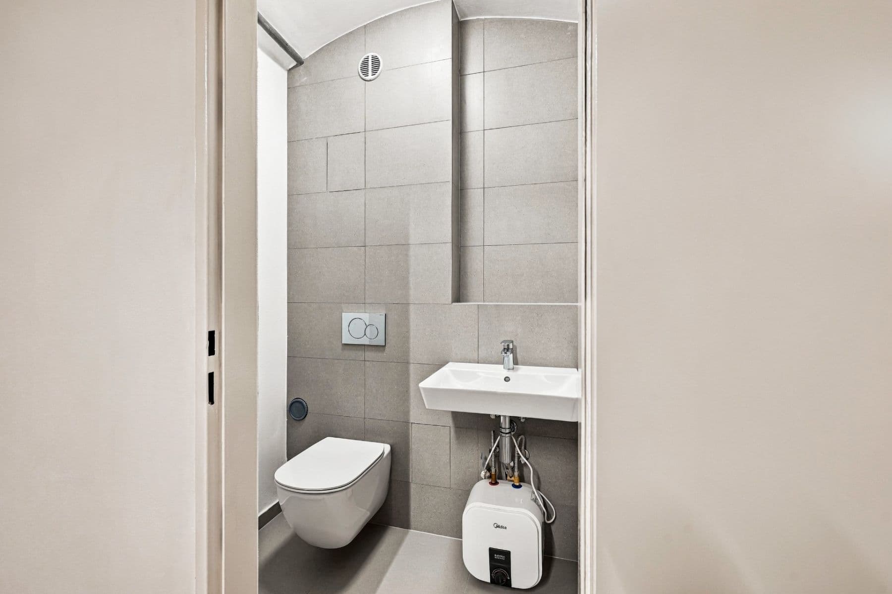 Pronájem nebytového prostoru 26 m², Sezimova, Praha, Praha Pronájem nebytového prostoru 26 m², Sezimova, Praha, Praha