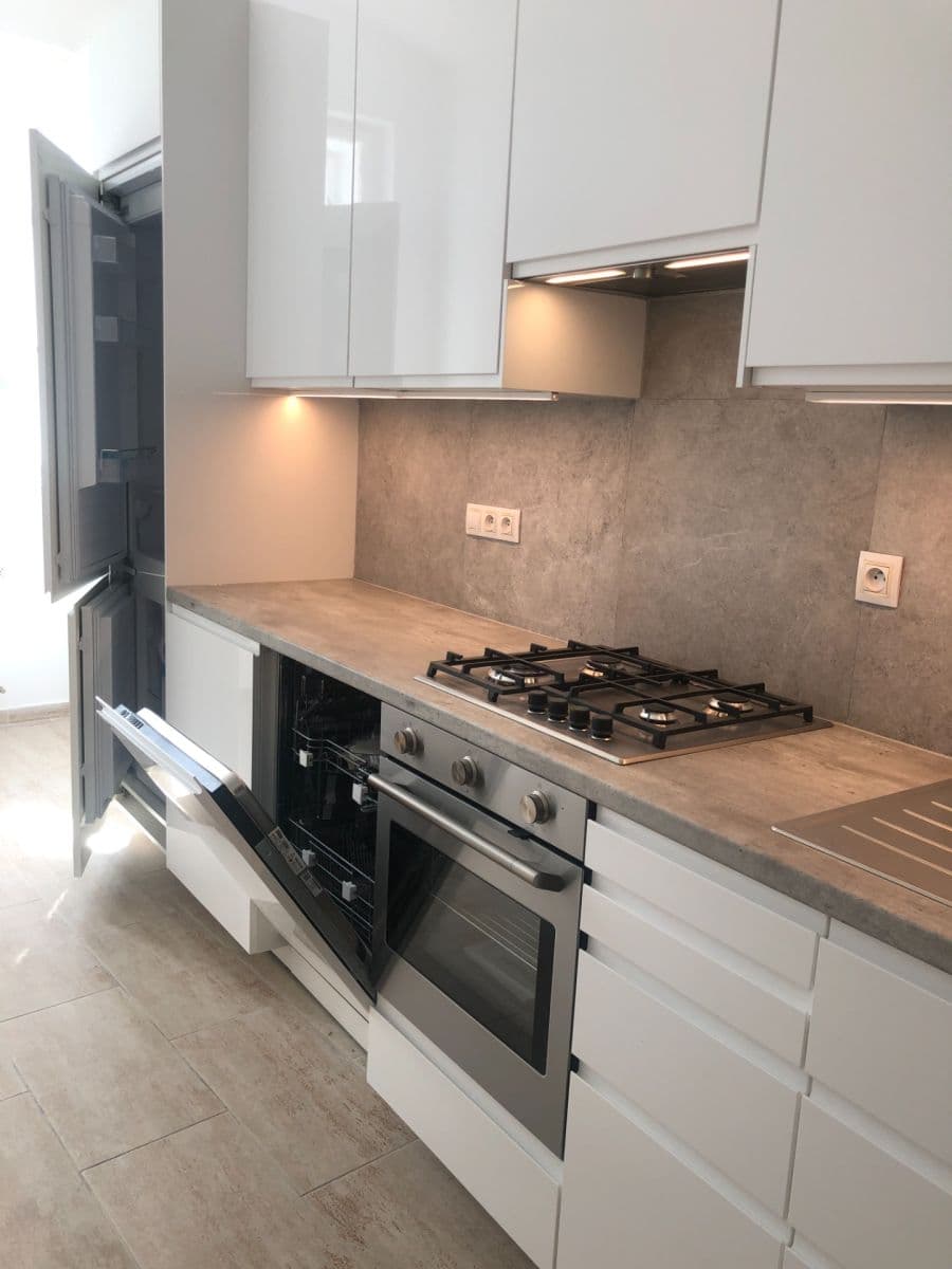 Pronájem bytu 2+1 80 m², Odborů, Praha, Praha Pronájem bytu 2+1 80 m², Odborů, Praha, Praha