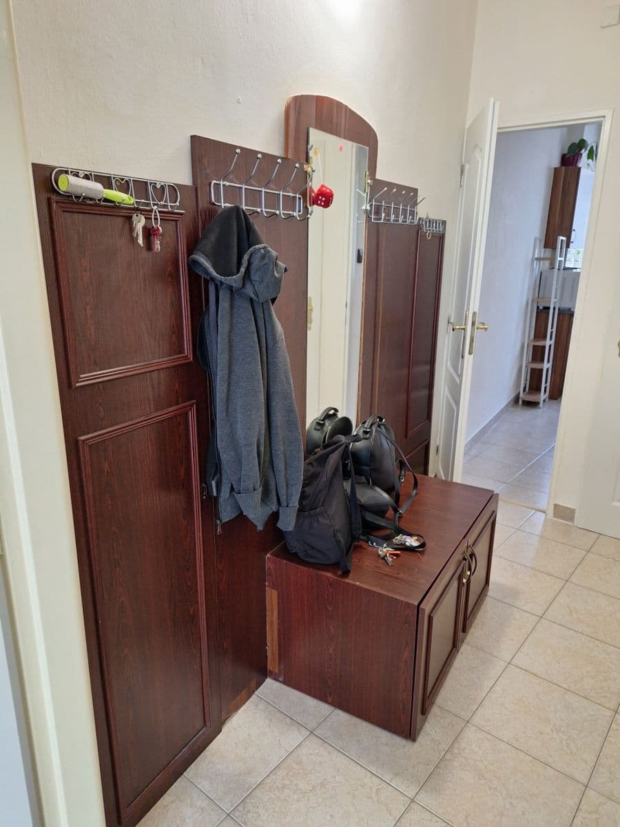 Pronájem bytu 1+kk 31 m², Na Hrádku, Pardubice, Pardubický kraj Pronájem bytu 1+kk 31 m², Na Hrádku, Pardubice, Pardubický kraj
