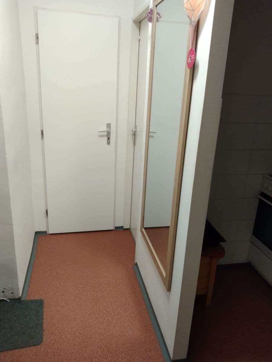 Pronájem bytu 2+kk 40 m², Kamenný Přívoz, Středočeský kraj Pronájem bytu 2+kk 40 m², Kamenný Přívoz, Středočeský kraj