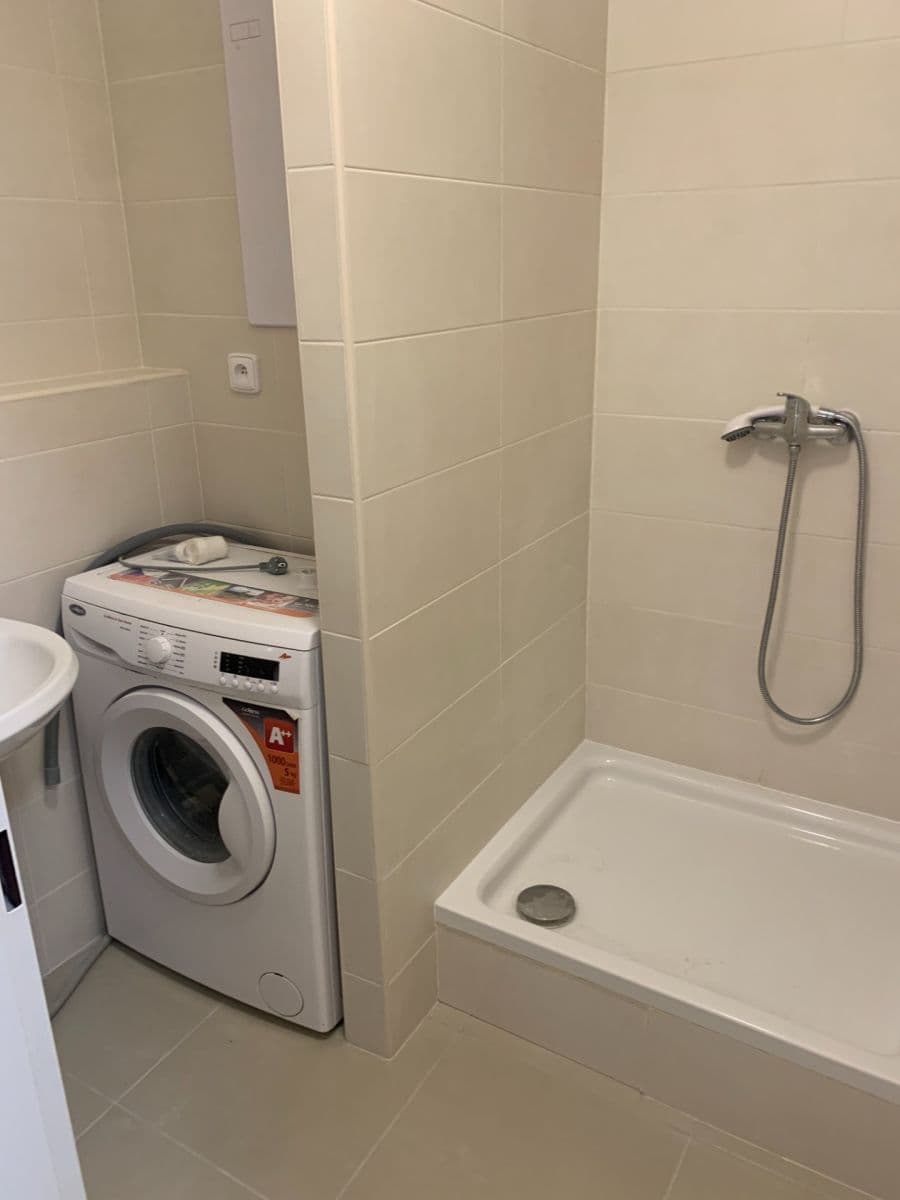 Pronájem bytu 2+kk 40 m², Kamenný Přívoz, Středočeský kraj Pronájem bytu 2+kk 40 m², Kamenný Přívoz, Středočeský kraj