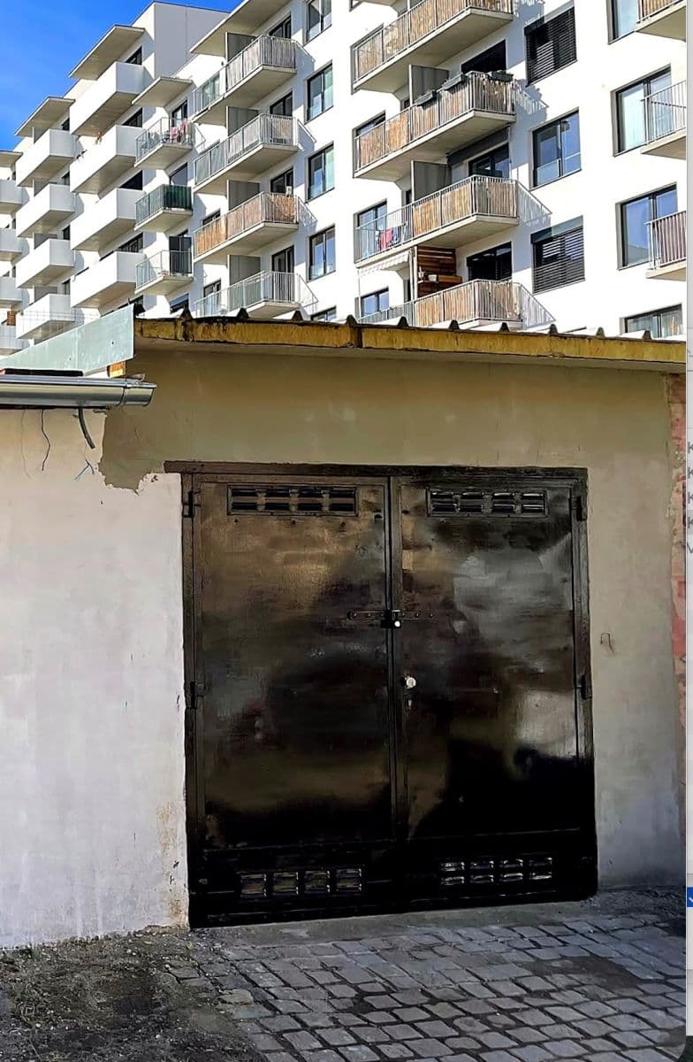 Prodej garáže 18 m², Přadlácká, Brno, Jihomoravský kraj Prodej garáže 18 m², Přadlácká, Brno, Jihomoravský kraj