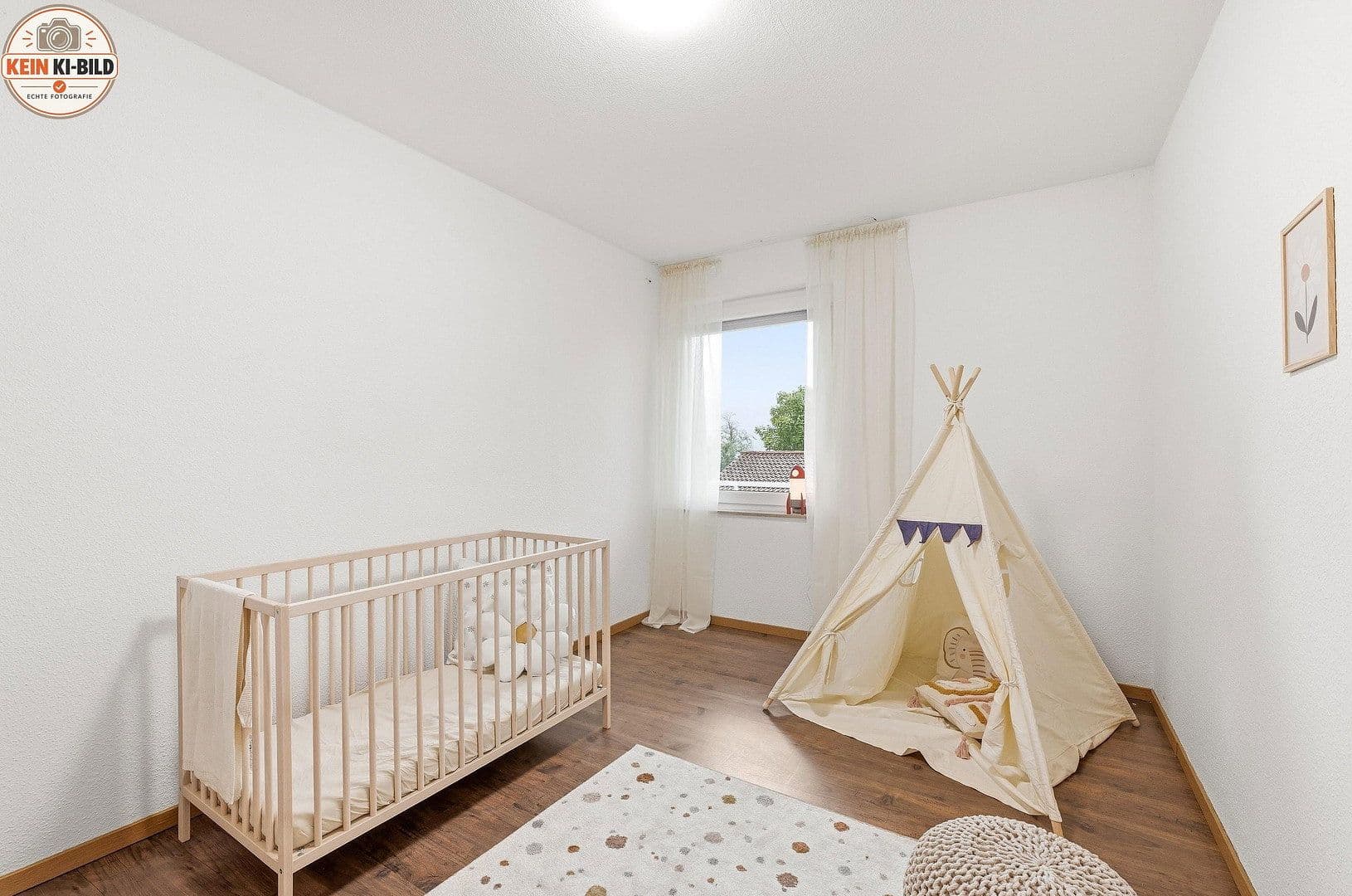 Prodej domu 115 m², pozemek 364 m², Spitzwiesenweg 8, Eningen unter Achalm, Bádensko-Württembersko Prodej domu 115 m², pozemek 364 m², Spitzwiesenweg 8, Eningen unter Achalm, Bádensko-Württembersko